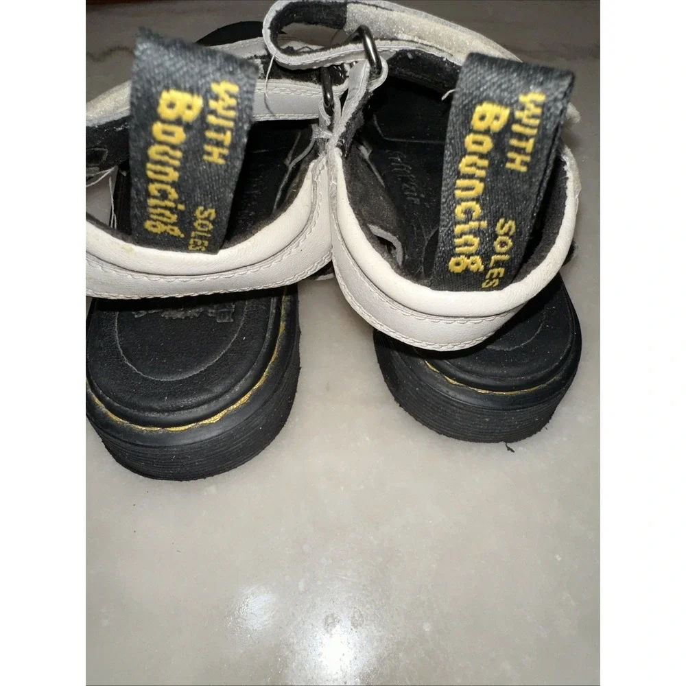 Dr. Martens product pair